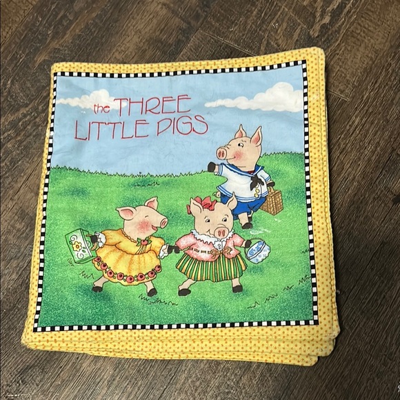 THE THREE LITTLE PIGS - Completed Cotton Cloth Fabric Soft Book‎ Child Baby - Picture 1 of 5